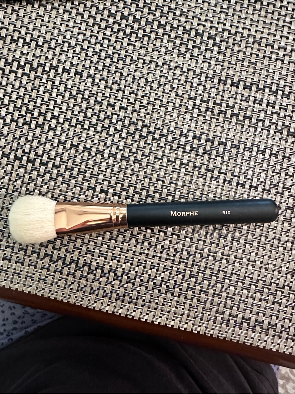 Morphe R10 Powder Brush - White Bristles with Rose Gold Ferrule and Black Handle